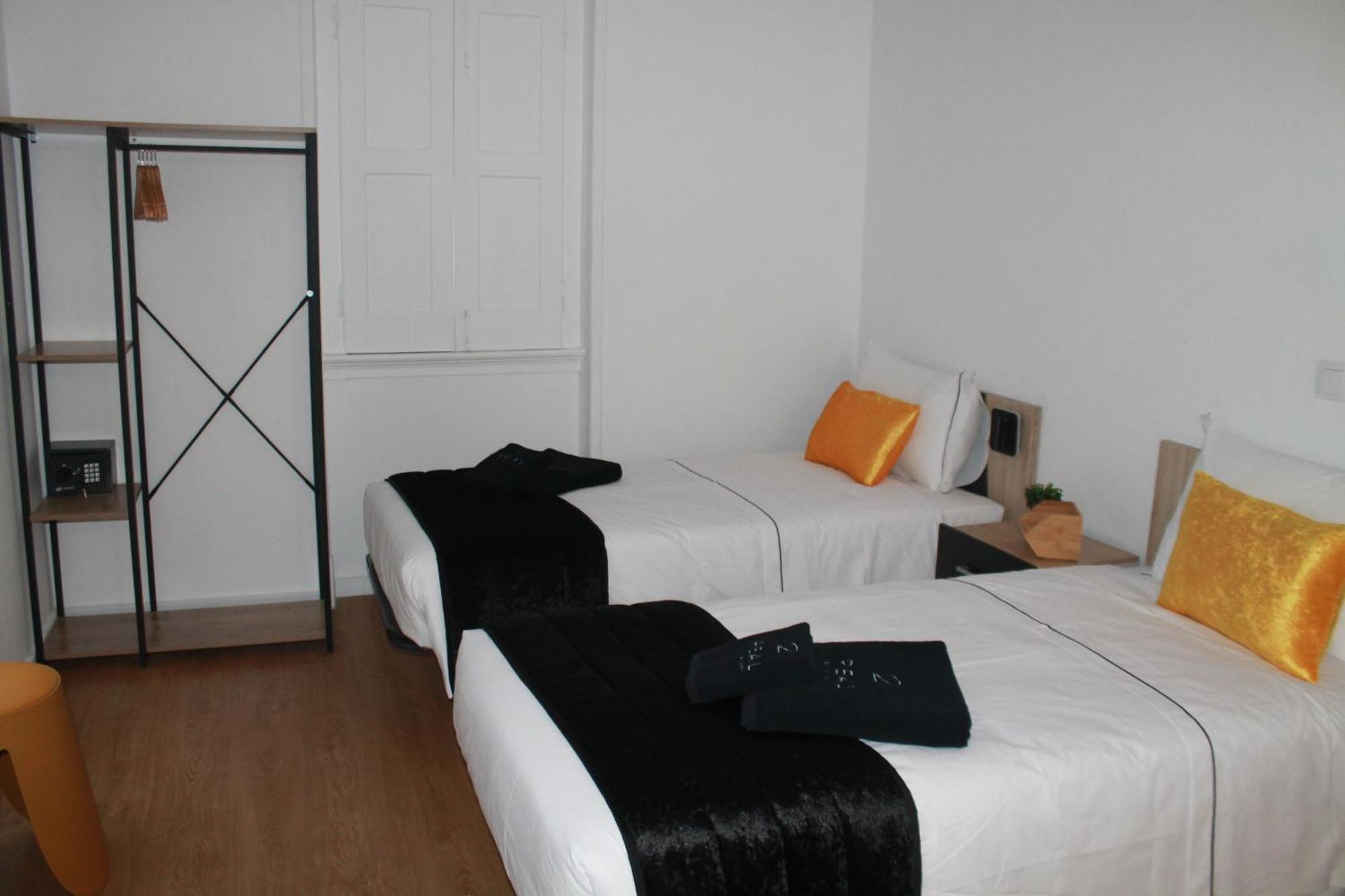 Real Guest House Costa de Caparica Eksteriør billede