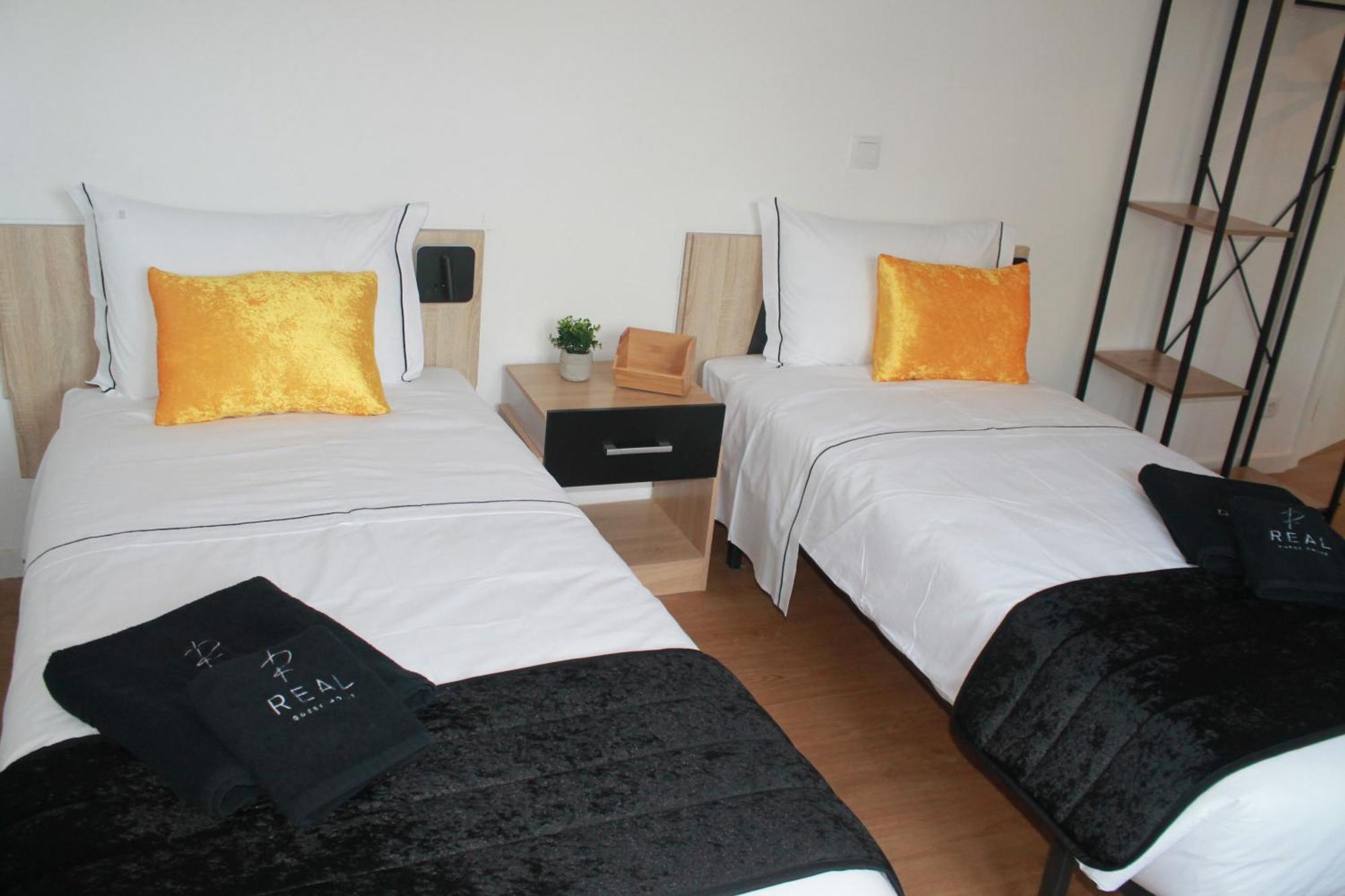 Real Guest House Costa de Caparica Eksteriør billede